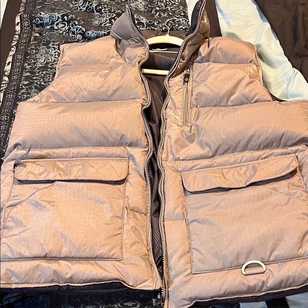Volcom Tan Puffer Vest - Picture 8 of 8